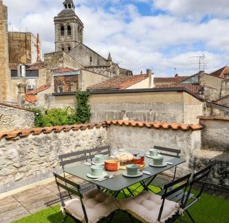 Cognac Apartment | Tour du palais #Terrasse #Vue