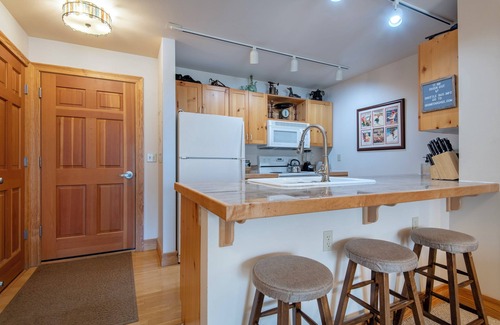Driggs Condo | Tour National Parks! Hot Tubs & Gym! End Unit! Jackson Hole & Teton Valley, ID!