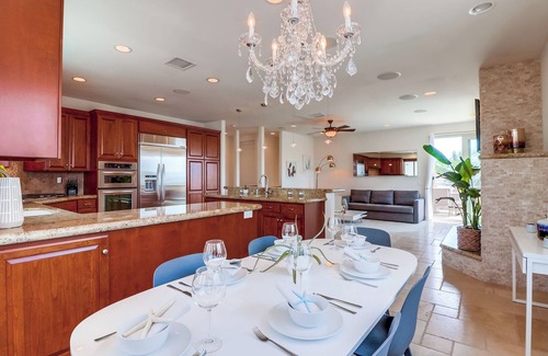 North Pacific Beach House | Tourmaline Tower. Beautiful home in Pacific Beach - walking distance to Tourmaline State Beach