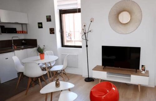 Toulouse City-Centre Apartment | Tout Beau Tout Neuf