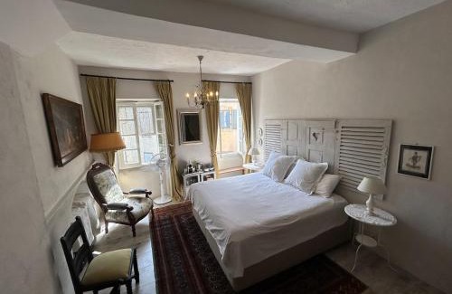 Quillan House | Tout Le Monde
