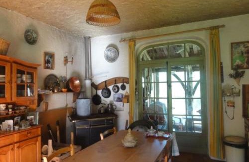 Mauzens-et-Miremont House | Touvent maison au milieu des bois