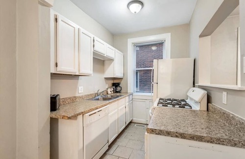 Southwest Garden Hotel | Tower Grove Getaway sleeps 8