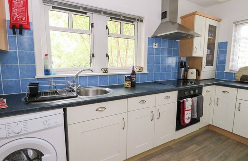 Dalmally Cottage | TOWER LODGE, pet friendly, character holiday cottage in Lochawe