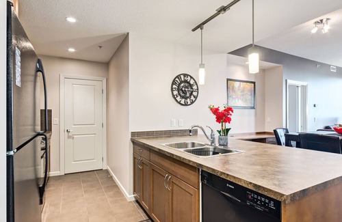 Victoria Park Condo | *TOWER VIEW HIGH-RISE* BMO/Stampede/Saddledome