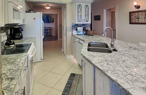 Ponce Inlet Condo | Towers 2 - Ocean Towers 2102 | Beachfront Condo with Ocean Access, Patio + Pool