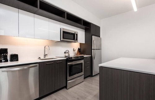 Reston Apartment | Town Center | Full Gym + Work Area with Rooftop