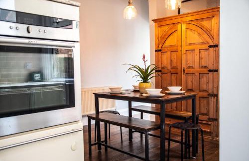 Harrow House | Town Centre 4-bed House