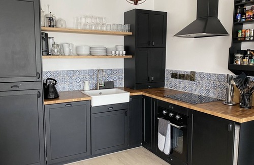 Dungarvan Apartment | Town centre location, at the start of the Waterford Greenway with a harbour view