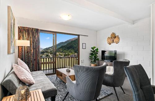 Queenstown City Centre Apartment | Town Centre Location with Stunning View - Unit 8