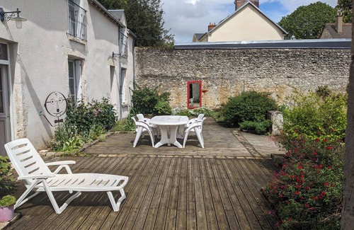La Chaussee-Saint-Victor House | Town house, quiet, spacious