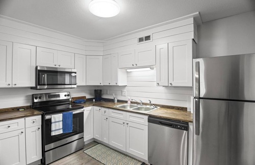 Aiken House | Town home located a stones throw to the Wilcox Hotel and Hitchcock Woods
