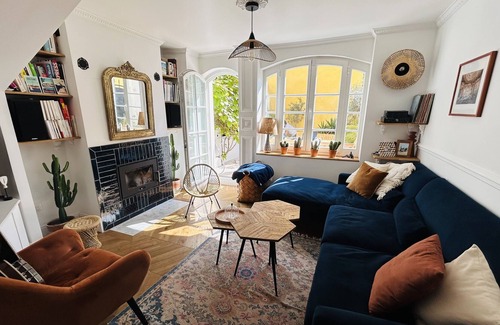 Montreuil House | Town house 15 minutes from Paris with courtyard and small pool