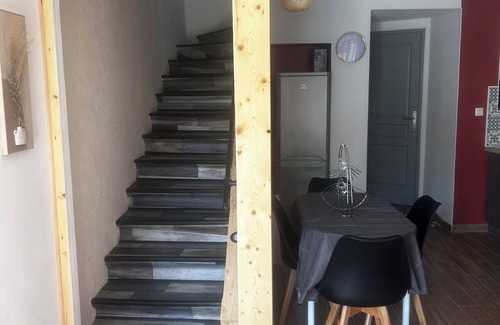 Neris-les-Bains House | Town house for curists and travellers