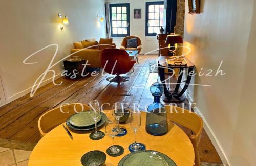 Guingamp House | Town House