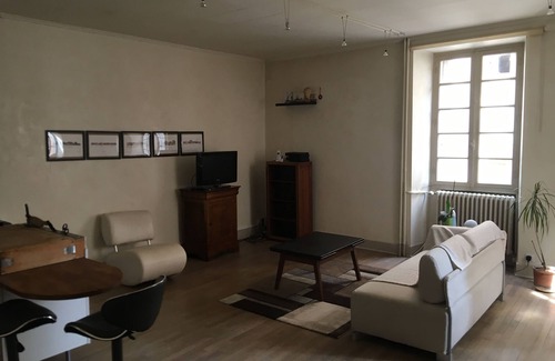 Cahors Old Town House | Town house with terrace on the roofs of old Cahors