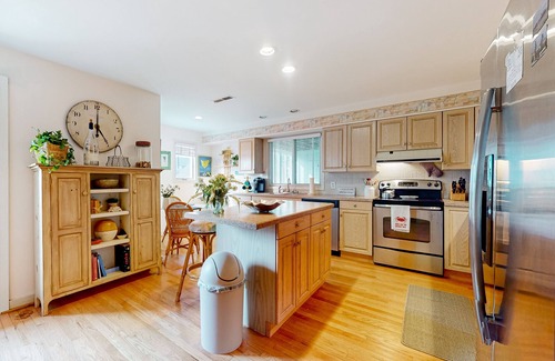 Dewey Beach House | Town of Dewey Beach retreat with balcony & patio near the water - dog-friendly