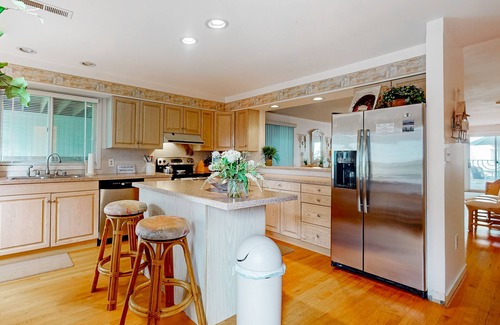 Dewey Beach House | Town of Dewey Beach retreat with balcony & patio near the water - dog-friendly