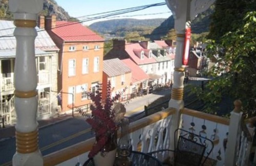 Harpers Ferry Hotel | Town's Inn