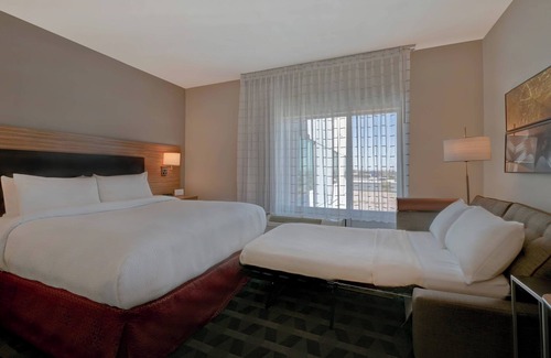 Biggs Field Hotel | TownePlace Suites by Marriott El Paso East/I-10