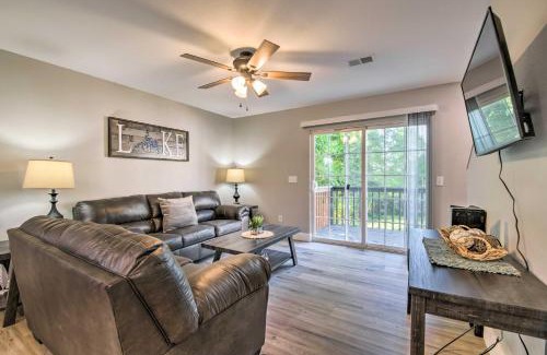 Kimberling City House | Townhome 1-Min Walk to Lake and Close to SDC!