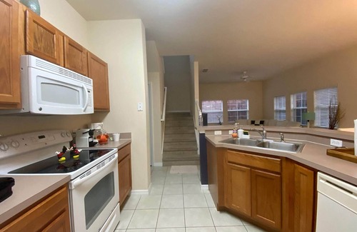 West Kissimmee House | Townhome - 4 Bed & Private Pool - Encantada Resort