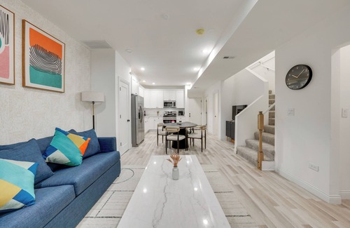 Lisle House | Townhome < 5 Mi to Naperville & Morton Arboretum