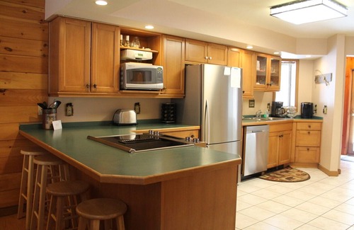 Inlet House | Townhome B4 - 4th Lake
