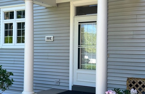 Douglas House | Townhome steps from downtown Douglas!