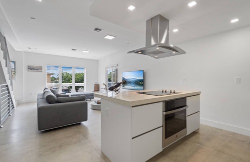 The Roads House | TOWNHOME W-BRICKELL,TERR wJACUZZI/BBQ/SHOWER,3B3B,SPECT.SKYLINE VIEW,2 PARKINGS