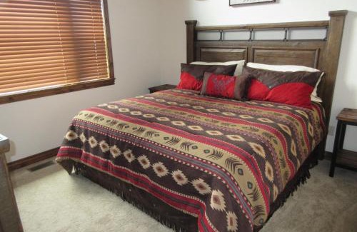 Afton Apartment | Townhomes on the Green