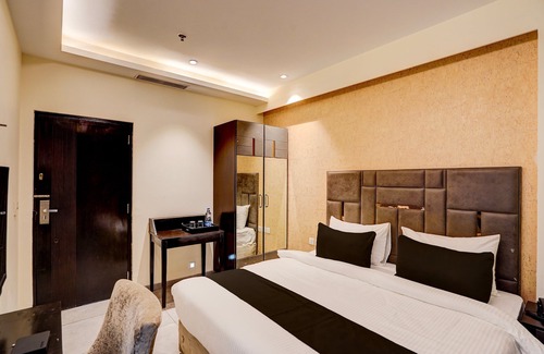 Pitampura Hotel | Townhouse 1304 M2K Cinema Rohini