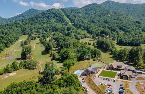 Canton House | Townhouse 2 at Springdale: Resort Townhouse with Golf and Pool Access!