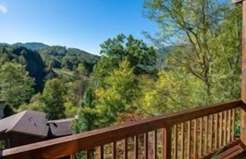 Canton House | Townhouse 2 at Springdale: Resort Townhouse with Golf and Pool Access!