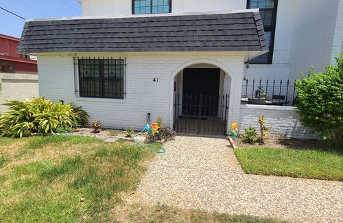 McAllen Condo | Townhouse 3b 3 5 bth quiet Gated , across from, airport ,Mall & Restaurants