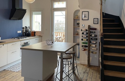 Angouleme House | Townhouse 5 minutes walk from the train station and 10 minutes from the city center