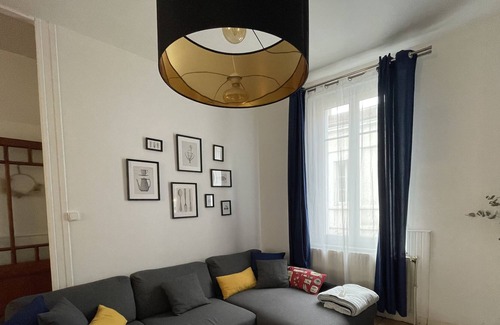 Angouleme House | Townhouse 5 minutes walk from the train station and 10 minutes from the city center