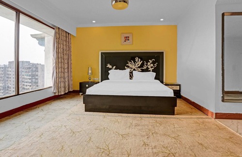 Aarey Colony Hotel | Townhouse 799 Royal Palms Hotel - Lily Collection