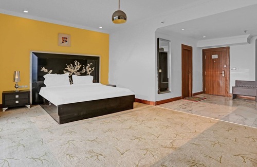 Aarey Colony Hotel | Townhouse 799 Royal Palms Hotel - Lily Collection