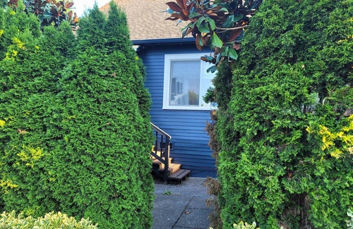 Central District House | Townhouse at Downtown, Seattle University, Swedish