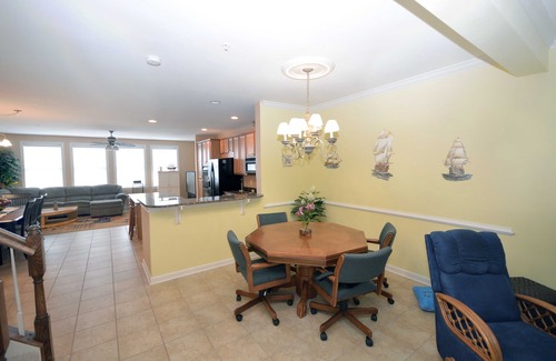 Sunset Island House | Townhouse at the Sunset Island luxury 5 Bd , free WiFi with in gated community.