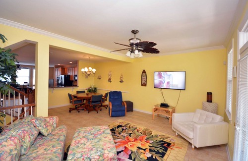 Sunset Island House | Townhouse at the Sunset Island luxury 5 Bd , free WiFi with in gated community.