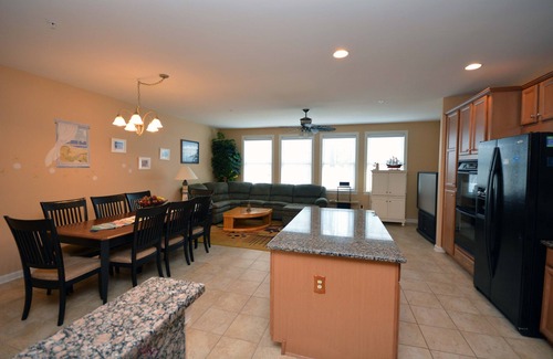 Sunset Island House | Townhouse at the Sunset Island luxury 5 Bd , free WiFi with in gated community.