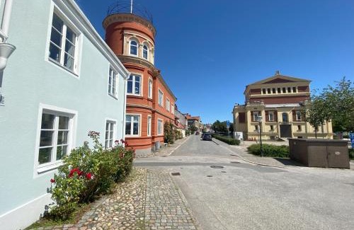 Ystad Villa | Townhouse by marina, beach & theatre