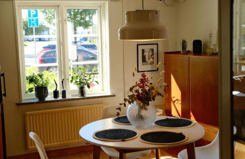 Ystad Villa | Townhouse by marina, beach & theatre