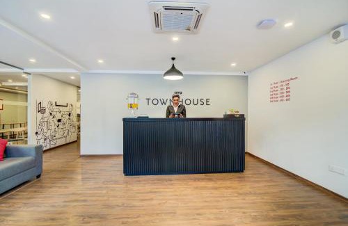 Banswadi Hotel | Townhouse DODDA BANASWADI