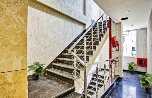 Indirapuram Hotel | Townhouse Golden Frame