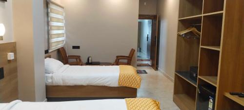Potheri Hotel | Townhouse Guduvancheri Junction Formerly Zafe Commercial