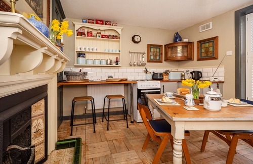 Cromer Cottage | Townhouse in Cromer near Sandy Beaches