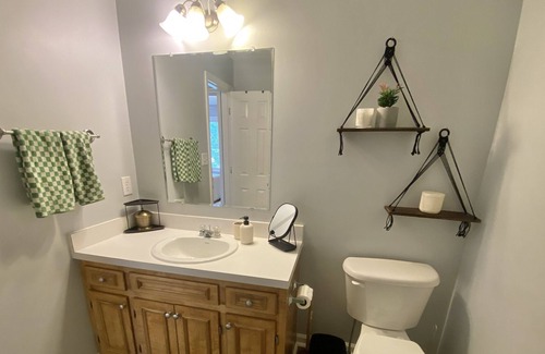 Lynchburg House | Townhouse in Lynchburg 3 miles from Liberty